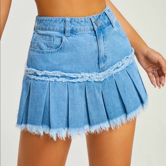 High Waisted Denim Skirt - Picture 4 of 5